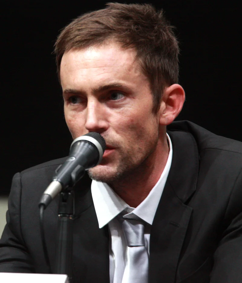Desmond Harrington portrait