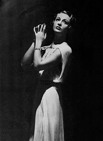Ethel Shutta portrait