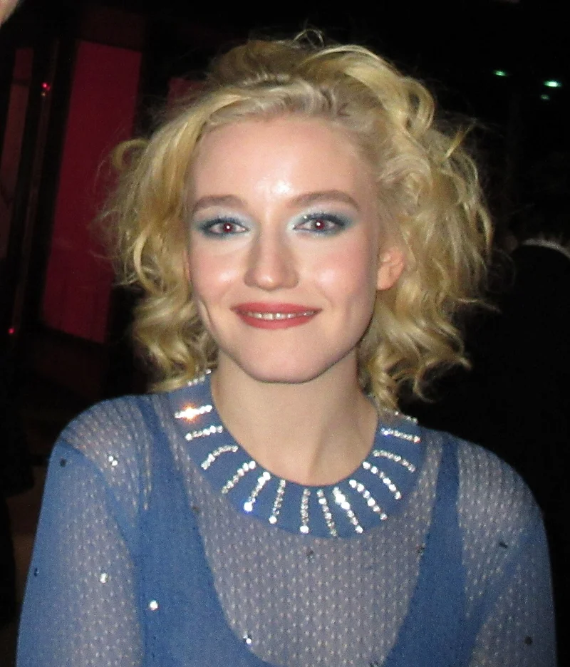 Julia Garner portrait