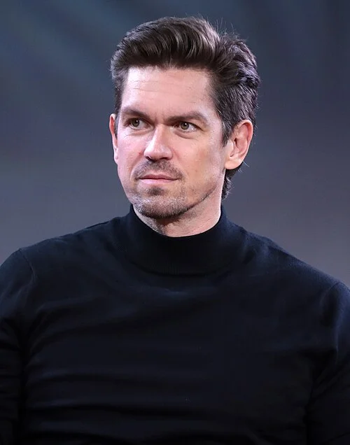 Steve Howey portrait